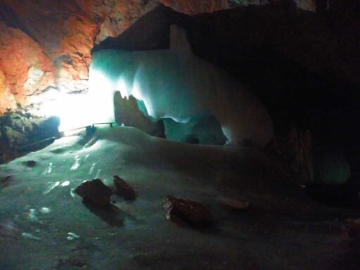 Figuras hielo Eisriesenwelt