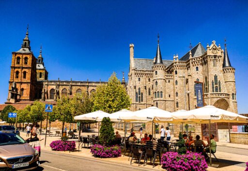 Palacio Gaudi y Catedral de Astorga