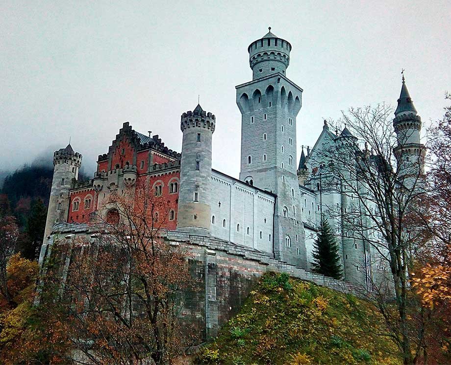 Neuschwanstein​