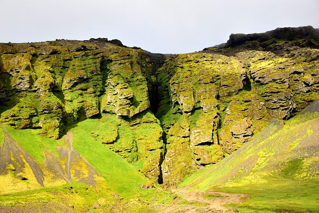 Gruta Rauðfeldsgjá Gorge