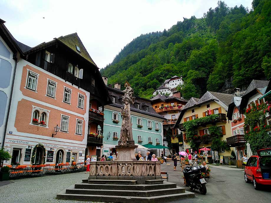 Hallstatt plaza